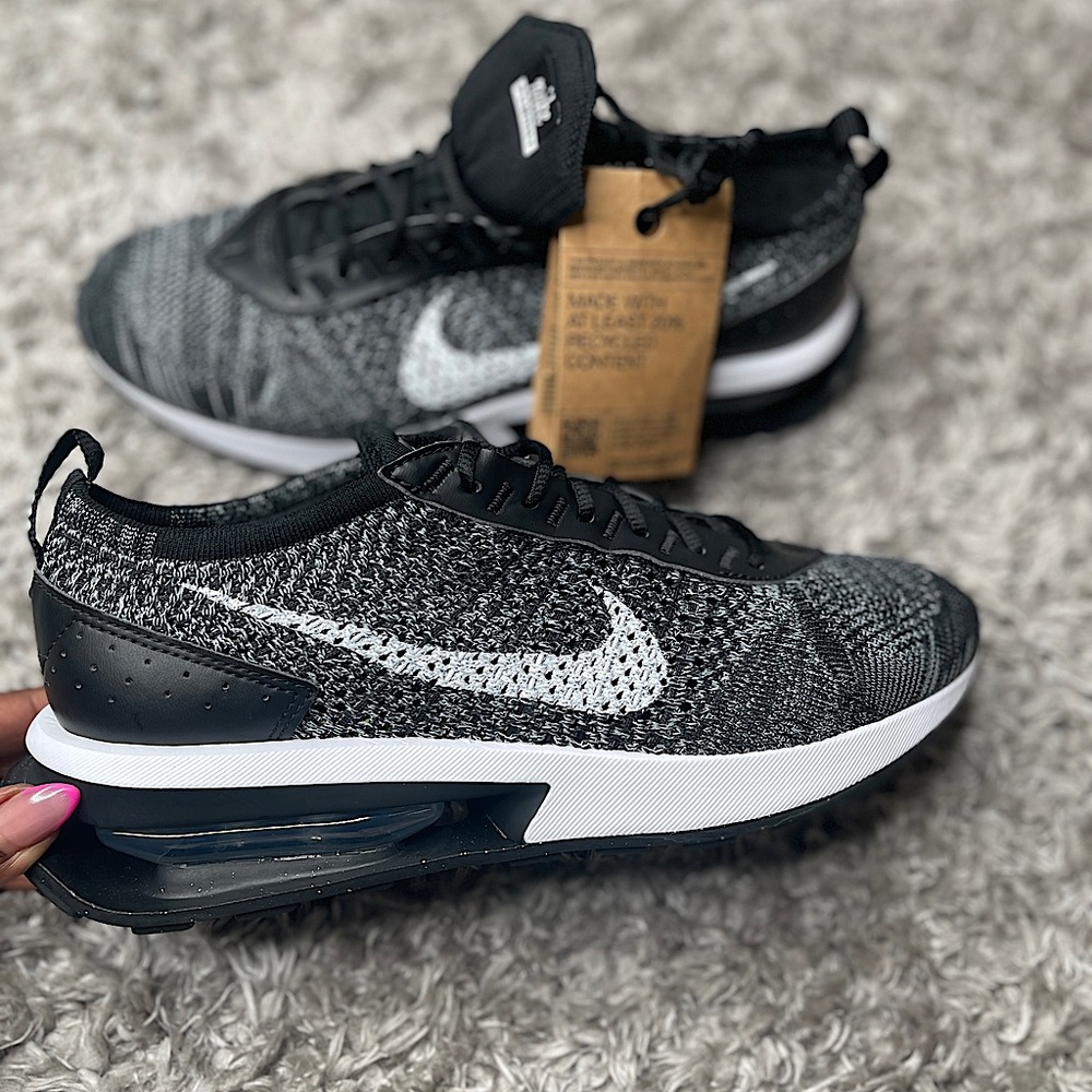 [DM9073-001] Womens Nike Air Max Flyknit Racer